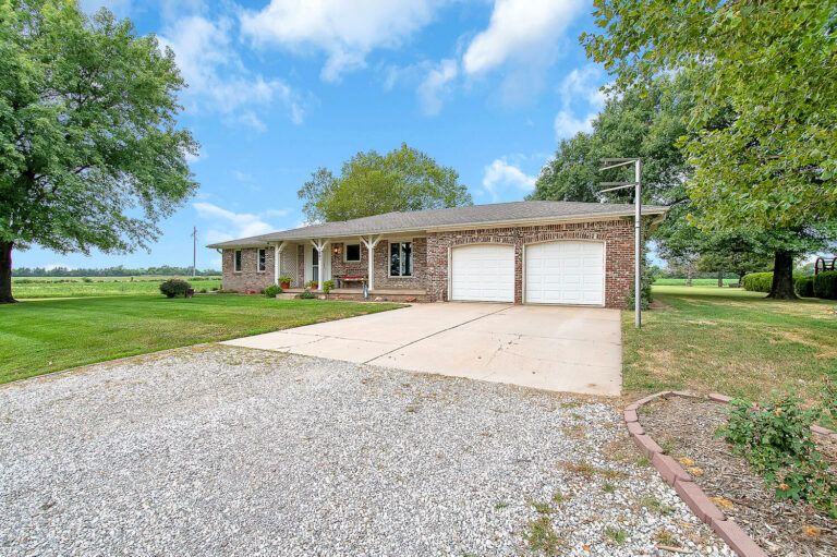 1801 N Marksdale Goddard KSlarge00204061500×99972dpi Wildcat